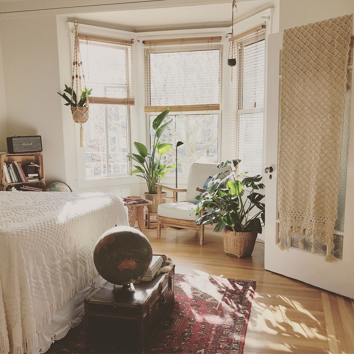 20 Clever Organization Hacks To Sort Your Space Out